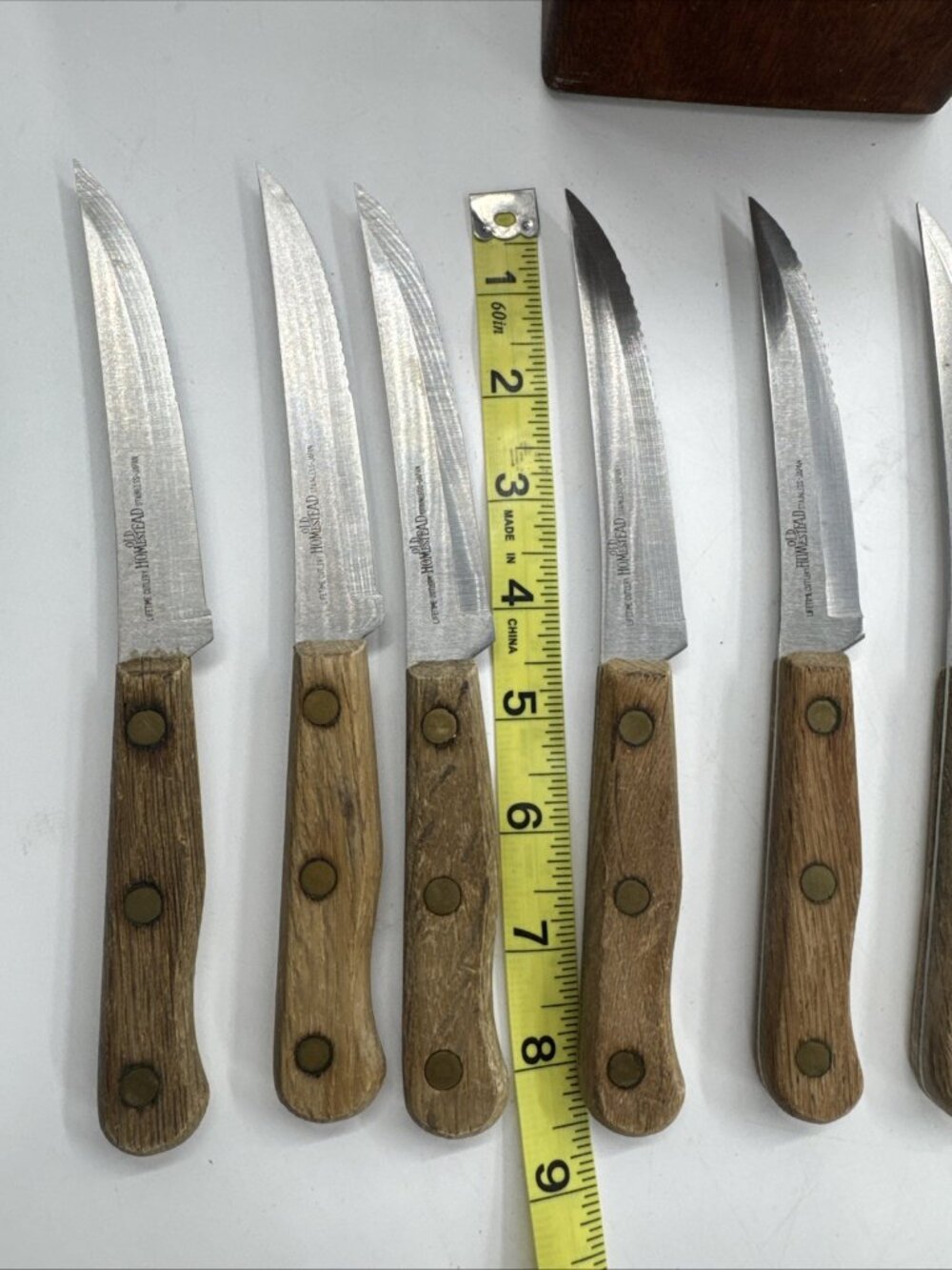 Vintage Knife Set Old Homestead Cutlery 8 Piece with Wood Block Serrated Knives - Picture 2 of 11